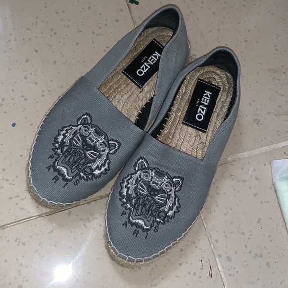 Kenzo Shoes - Kenzo Women's Tiger Embroidered Espadrille Flats!!